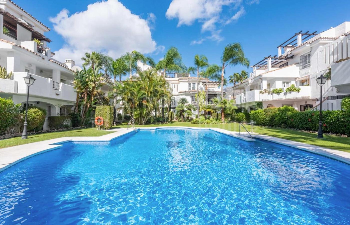 4 Bed House With Pool Walk To Puerto Banus Fast Internet Villa Marbella Exteriör bild
