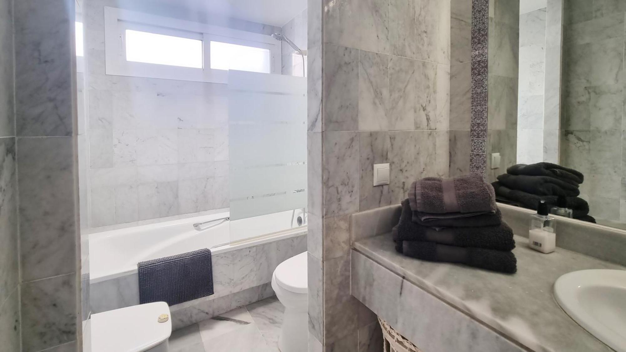 4 Bed House With Pool Walk To Puerto Banus Fast Internet Villa Marbella Exteriör bild