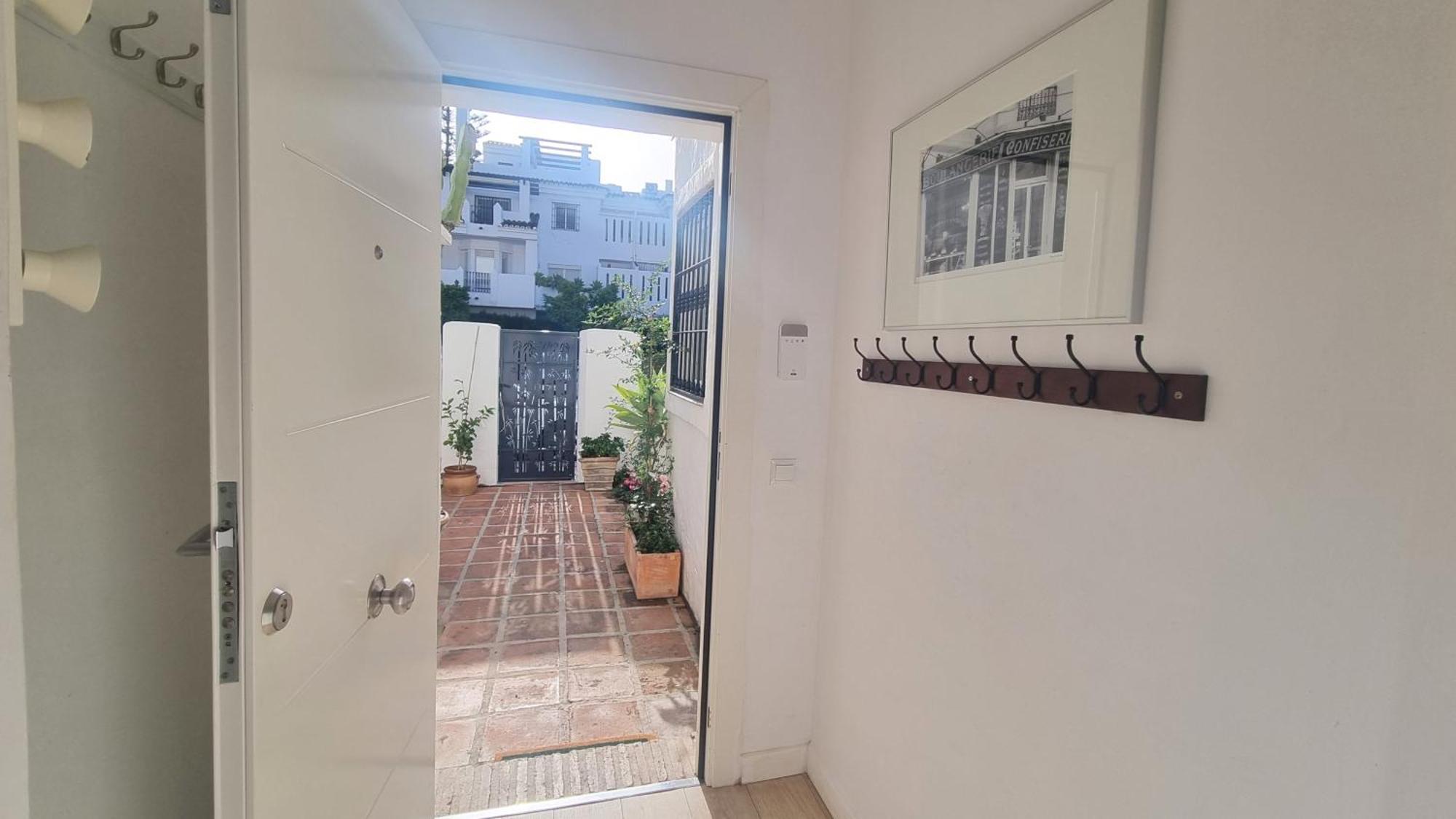 4 Bed House With Pool Walk To Puerto Banus Fast Internet Villa Marbella Exteriör bild